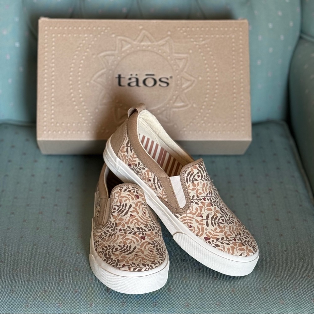 ‼️NEW‼️ Taos Footwear Rubber Soul Slip On Shoe Size 8 - Tan/Pink/Multi Color